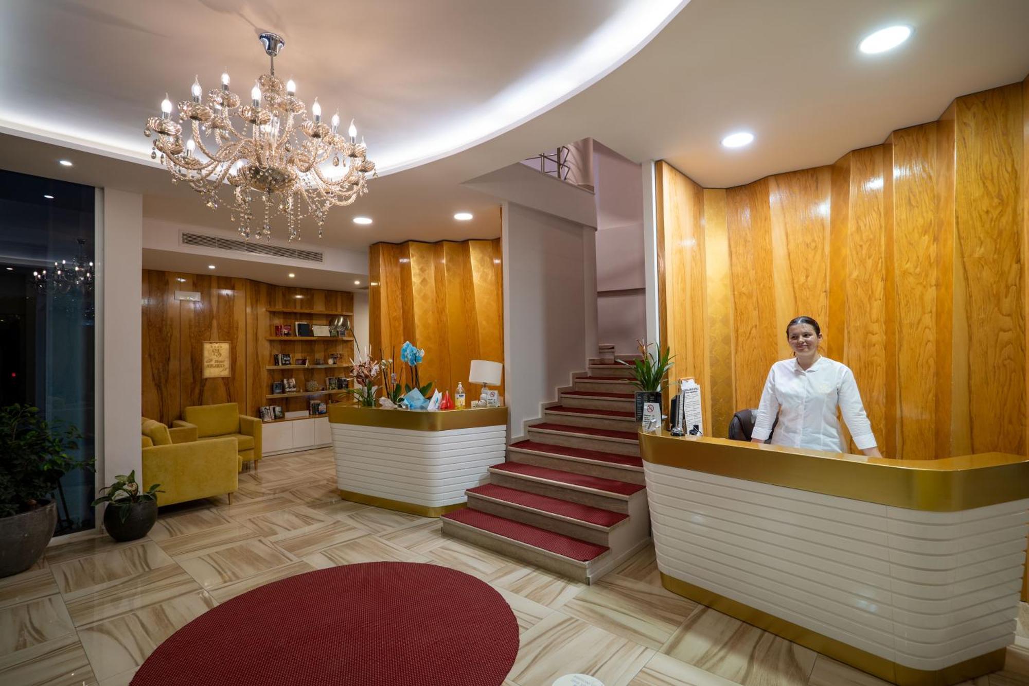סרנדה Hotel Sejko מראה חיצוני תמונה