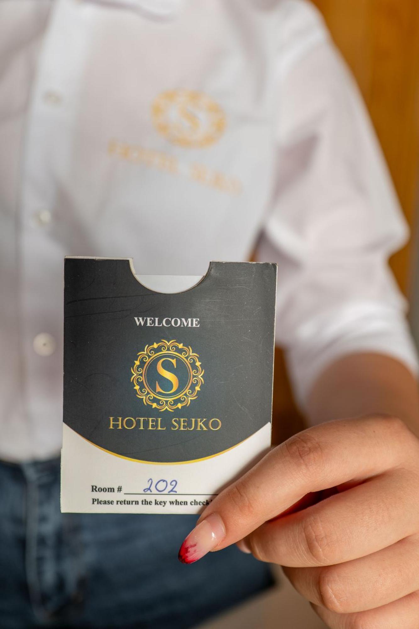 סרנדה Hotel Sejko מראה חיצוני תמונה