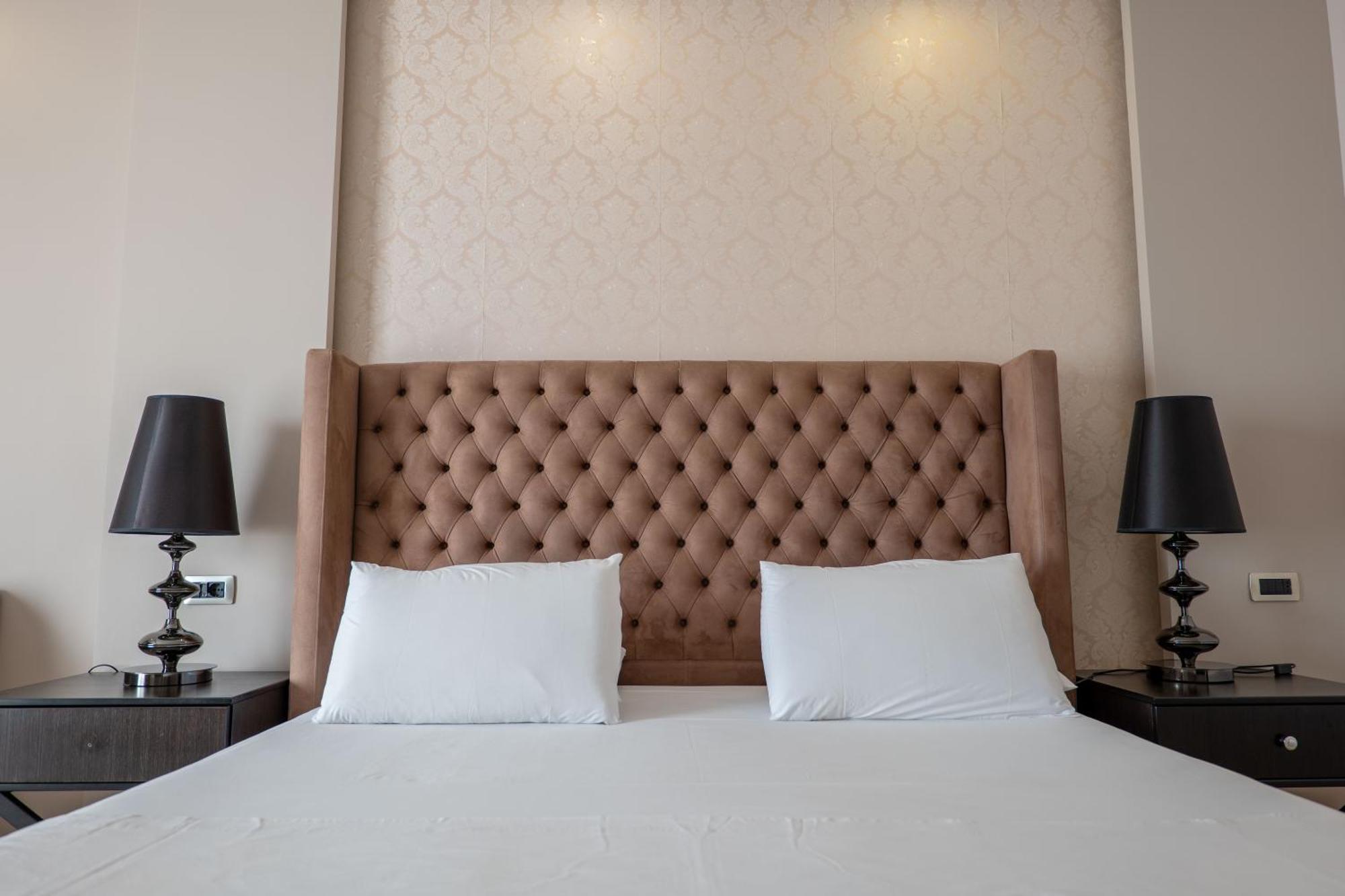 סרנדה Hotel Sejko מראה חיצוני תמונה