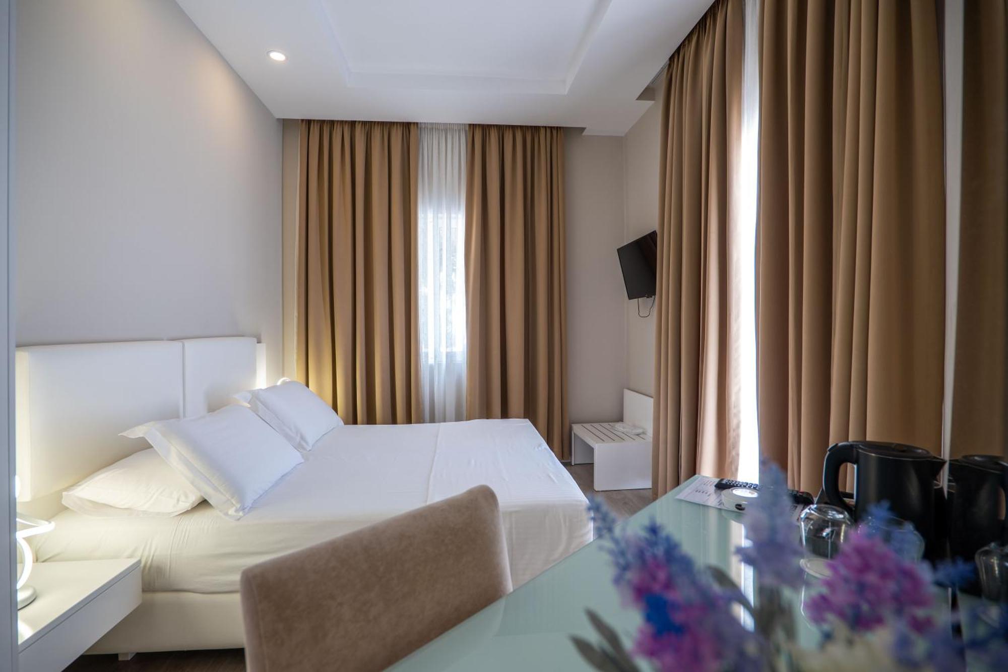 סרנדה Hotel Sejko מראה חיצוני תמונה