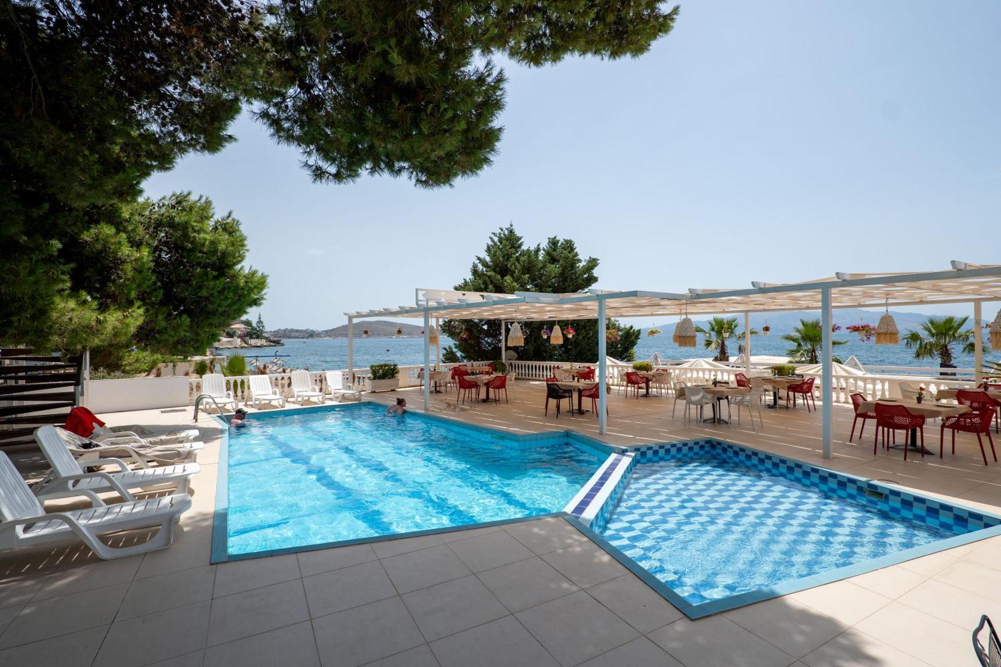 סרנדה Hotel Sejko מראה חיצוני תמונה