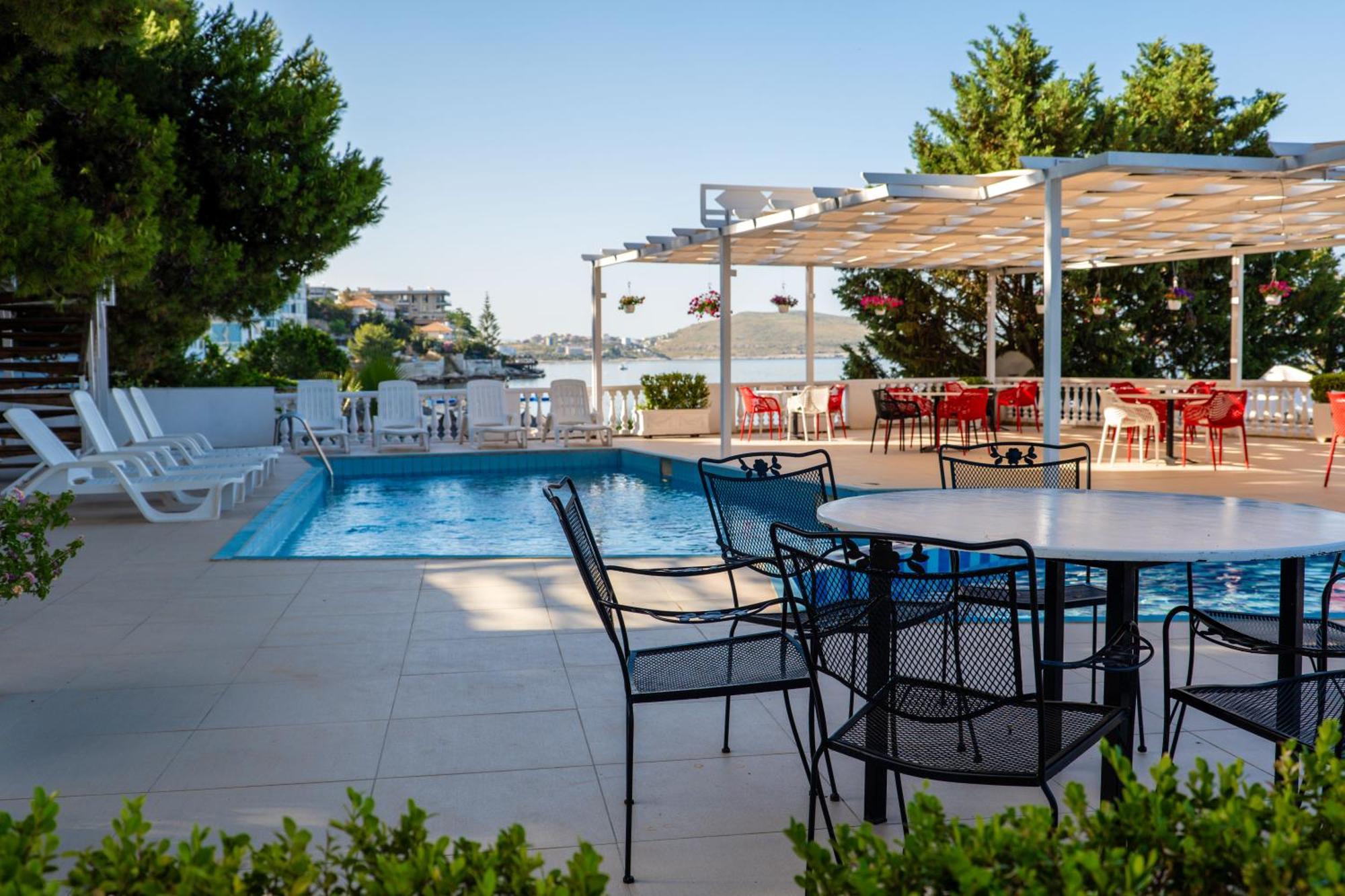 סרנדה Hotel Sejko מראה חיצוני תמונה