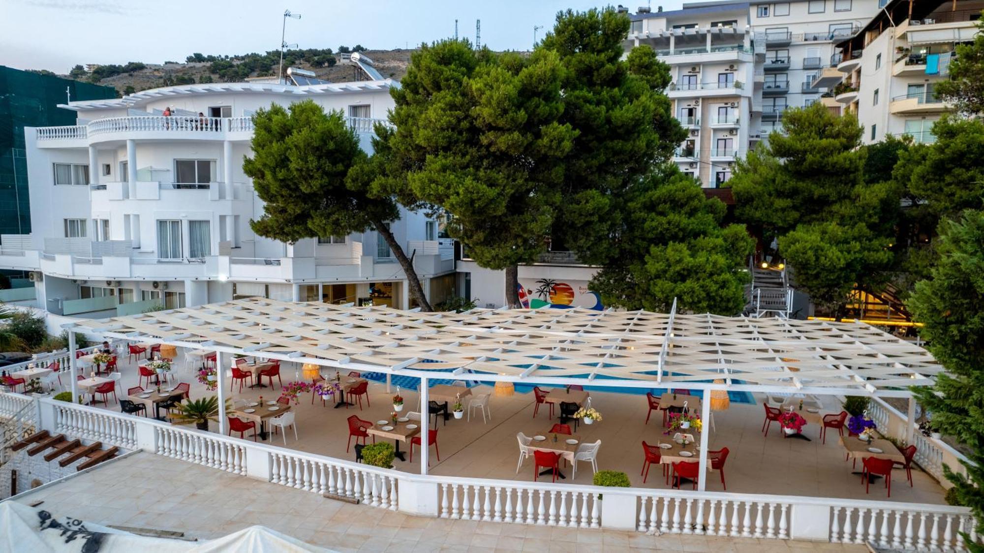 סרנדה Hotel Sejko מראה חיצוני תמונה